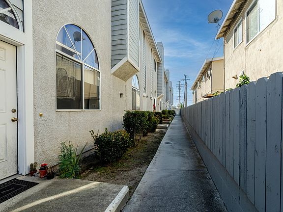5th image of 9160 Huntington Dr