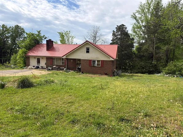 1710 Poplar Springs Bargerton Rd, Lexington, TN 38351