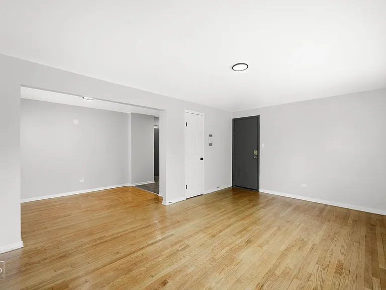 8935 S Dauphin Ave — Photo 3