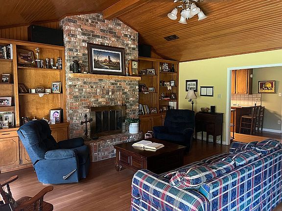 4th image of 490 New Hope Rd