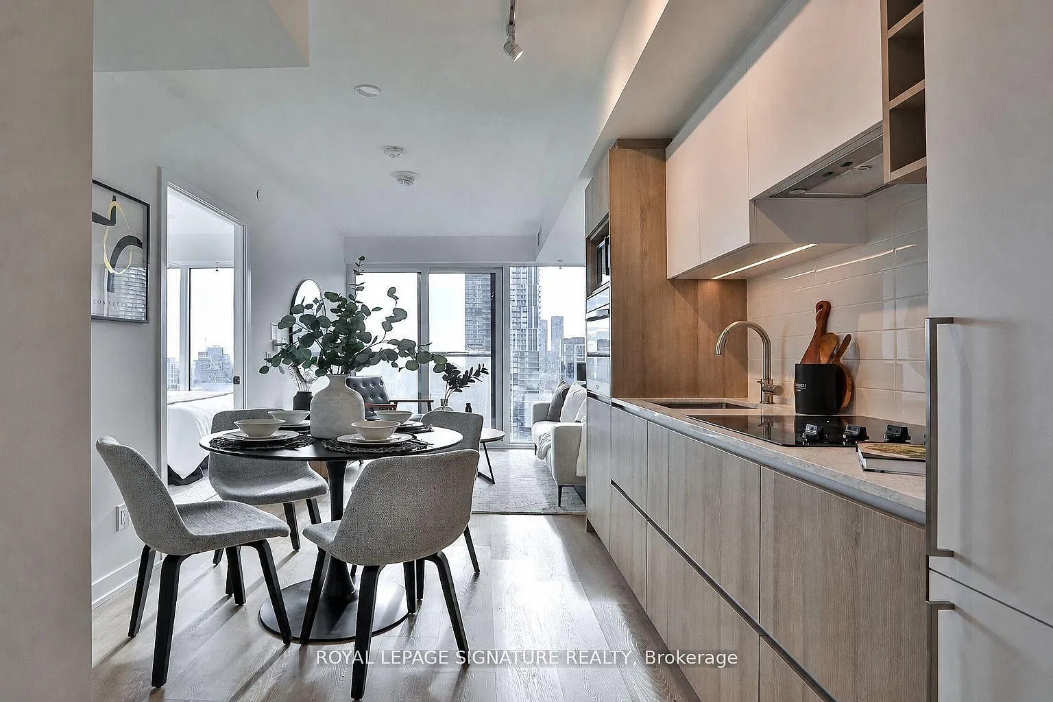 2 bed, $2,400 — Photo 4