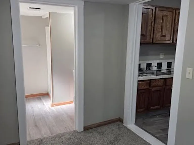 801 S Millwood Ave — Photo 12