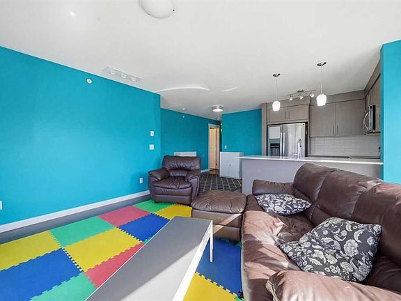 3rd image of 302 SW Skyview Ranch Dr NE #7415