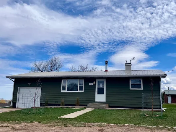 806 S 5th St, Sundance, WY 82729