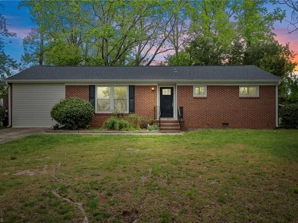 1215 Cornwallis St, Winston Salem, NC 27105