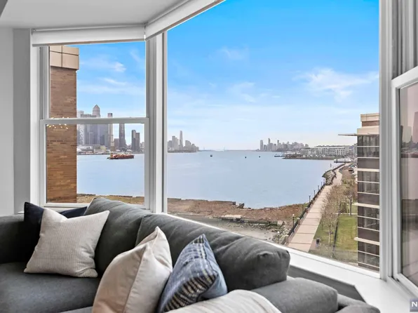 22 Avenue At Port Imperial APT 505, West New York, NJ 07093