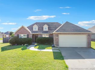 4526 S Narcissus Ave, Broken Arrow, OK 74011