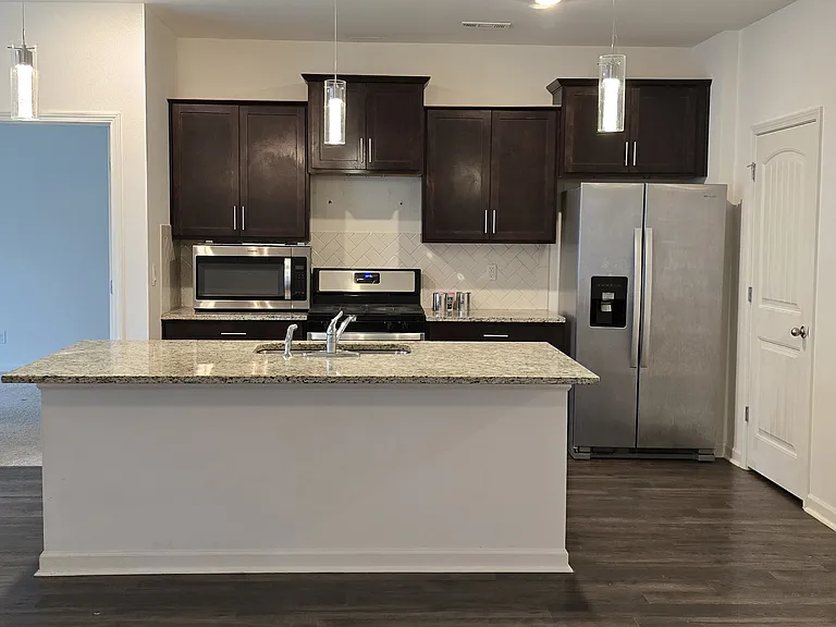 225 Firebrick Cir — Photo 4