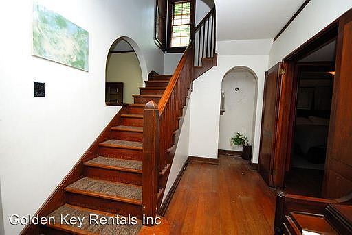 3rd image of 300 S Pineview Ave