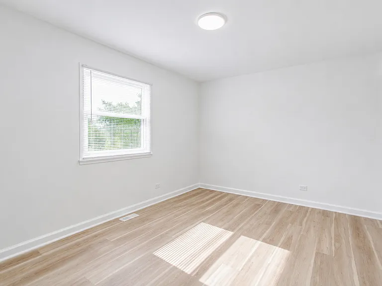 7777 Ramsgate Cir S — Photo 40