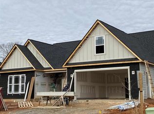 129 Southern Oaks Dr, Inman, SC 29349