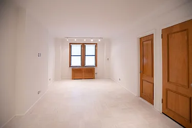 Rented by LEE & ASSOCIATES NYC RESIDENTIAL LLC