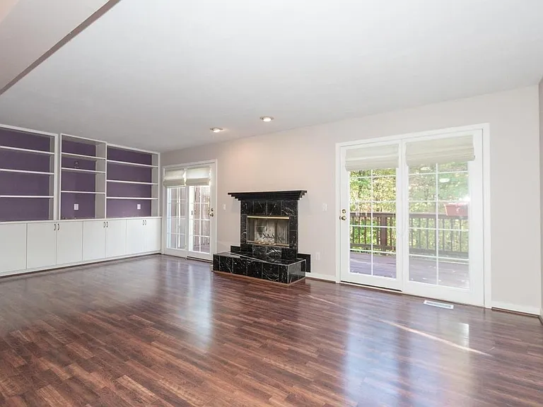 5055 Bristol Ct — Photo 4