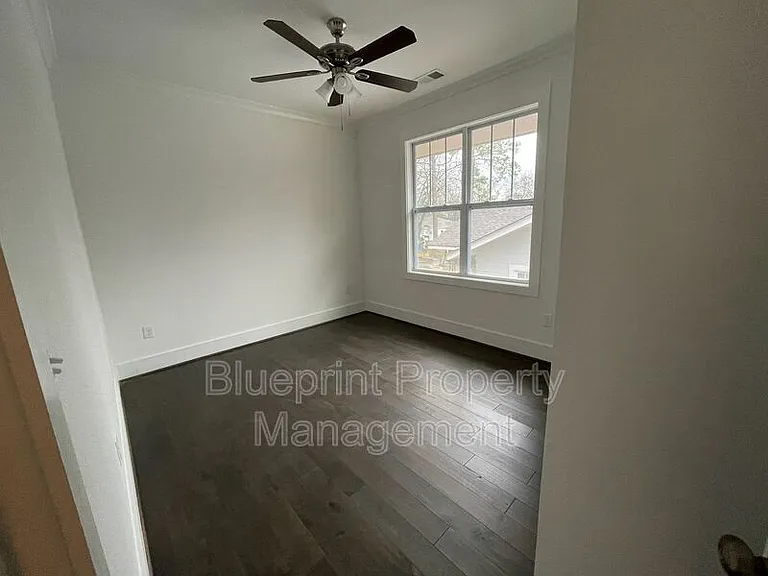 521 59th Pl S — Photo 4