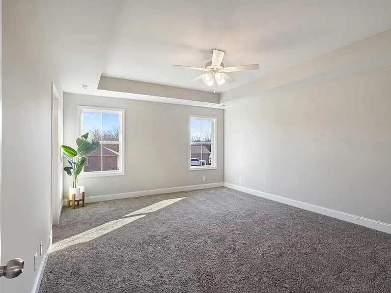 2433 Bucklin Dr — Photo 24
