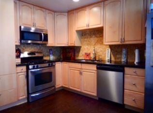 7551 Amazon Dr UNIT C, Huntington Beach, CA 92647