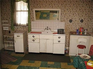3rd image of 303 College Ave