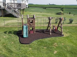 988 Farmers Ridge Trl, Belle Plaine, MN 56011