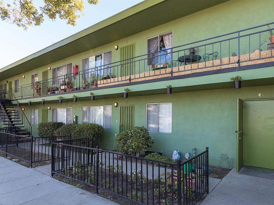 1st image of 2200 E 6th St APT 1
