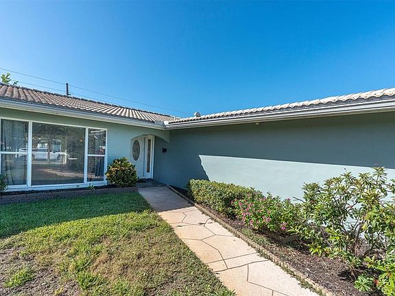 5th image of 14968 IMPERIAL POINT DRIVE N