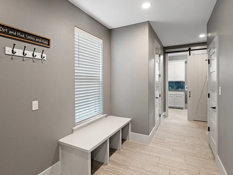 16001 Plum Ln — Photo 25