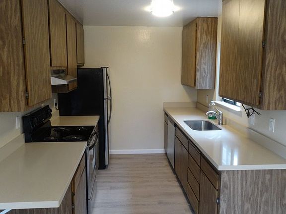 4th image of 637 Marcie Cir