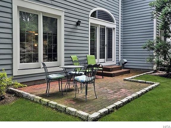 5th image of 12 Wyndham Close