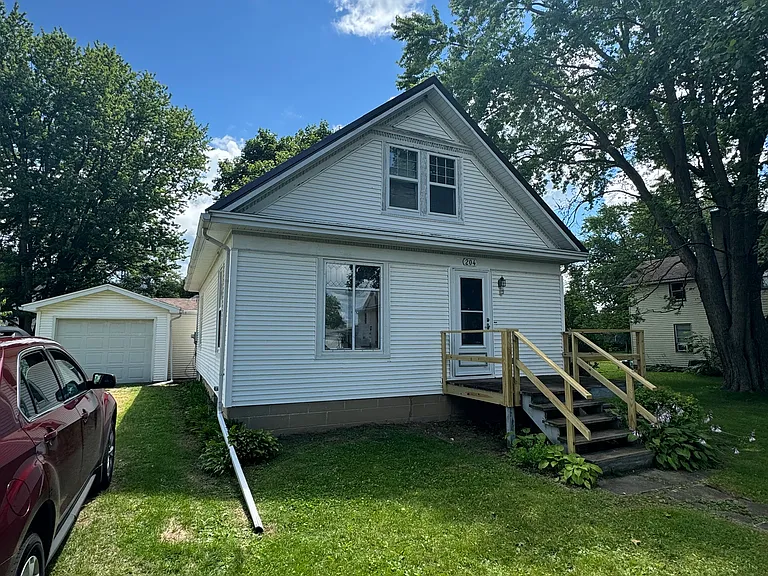 204 N Meyers Ave — Photo 1