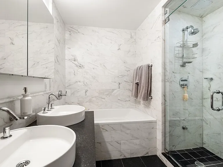 462 W 58th St #1A — Photo 9