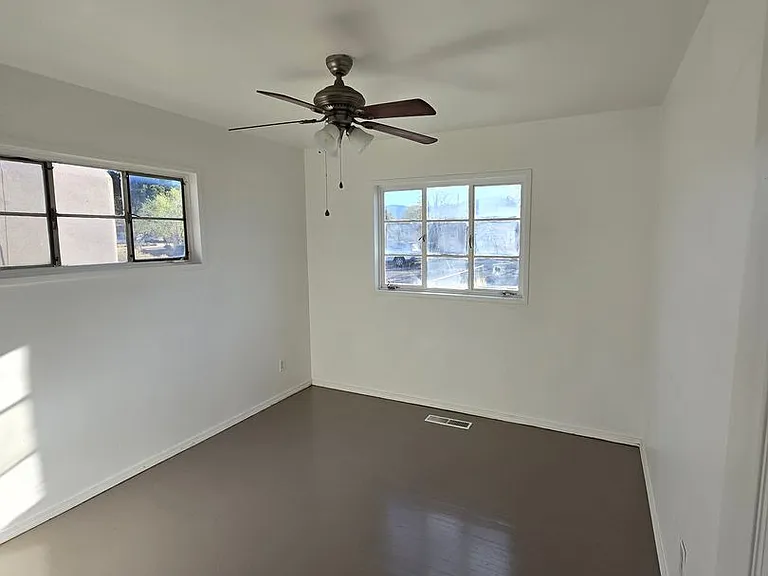 825 Monroe St NE — Photo 2