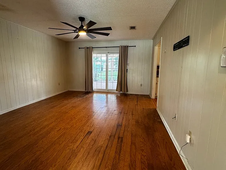 13219 Ouachita Ave — Photo 4
