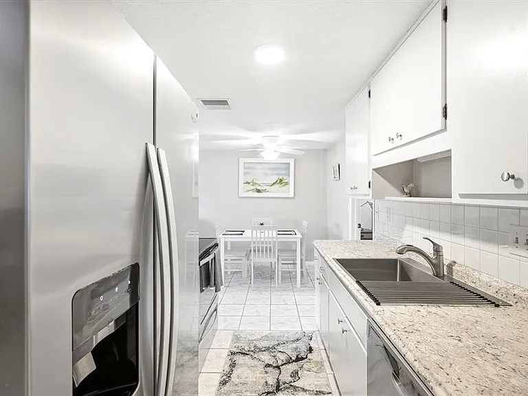 1008 Heron Ct — Photo 6