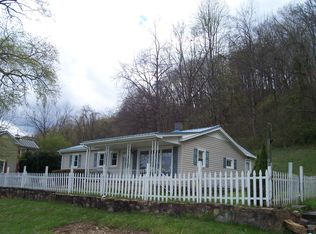 902 Spring St, IRON GATE, VA 24448