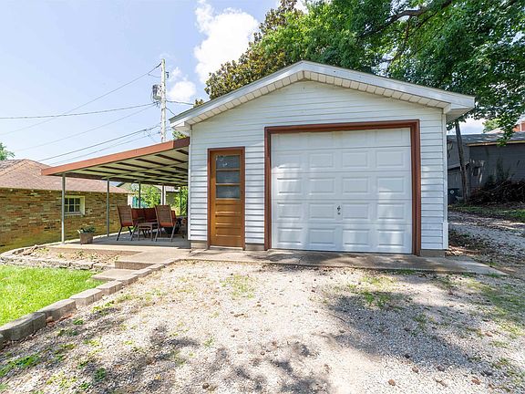 5th image of 2711 Austin Ave