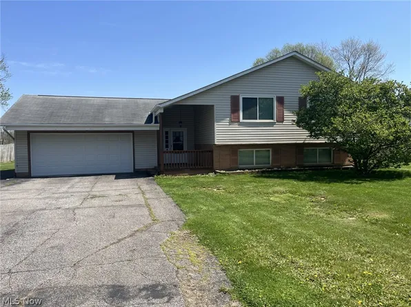 8785 Root Rd, North Ridgeville, OH 44039