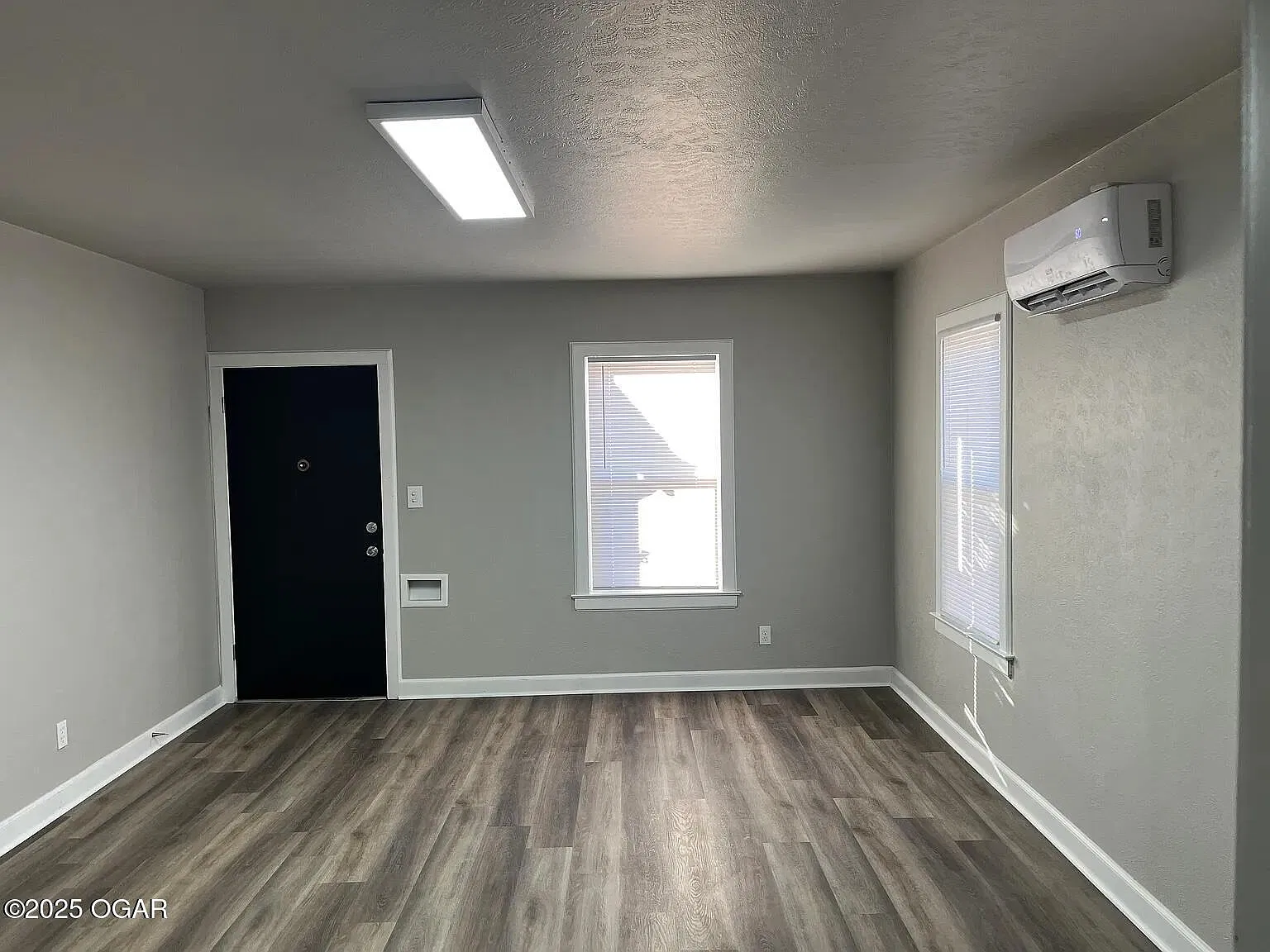 3 bed, 2.0 bath, 1582 sqft, $1,350 — Photo 3