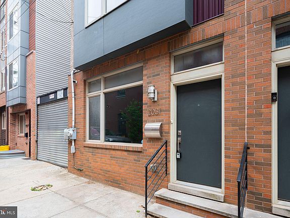 3rd image of 2031 Abigail St