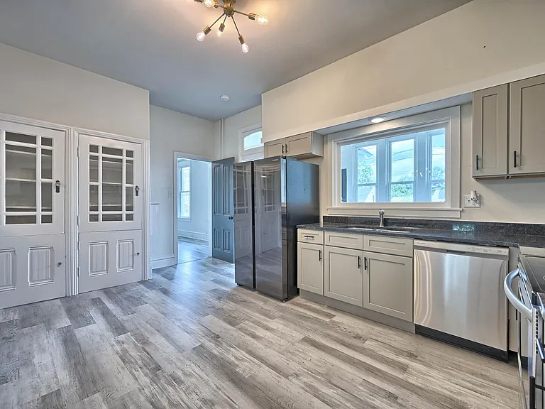 312 E Main St #1 — Photo 7