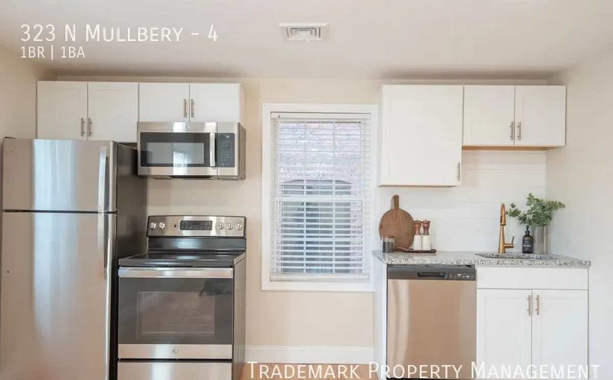 Building Photo - 323 N Mulberry St #4