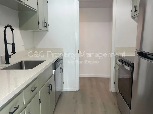 260 Lighthouse Ave, Pacific Grove, CA 93950