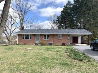 1670 Frank Rd, Chambersburg, PA 17202