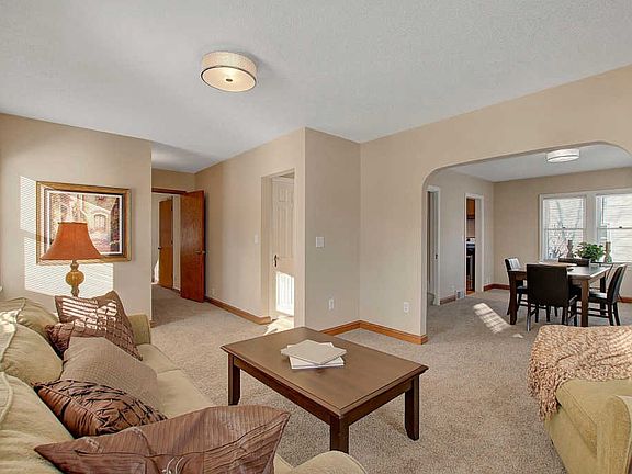 3rd image of 614 6th Ave S