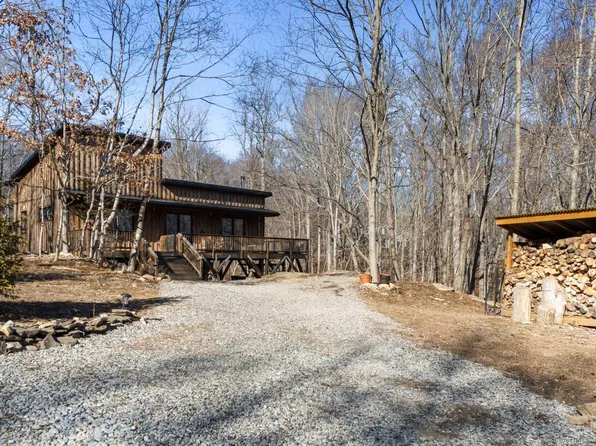 6 Foster Lane, Essex, CT 06442