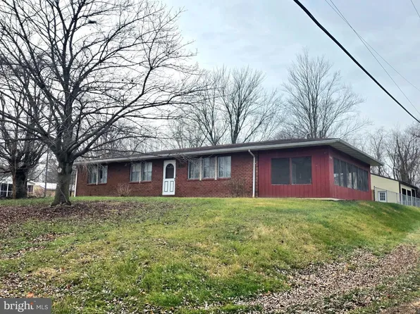 14201 Maple Leaf Dr SE, Cumberland, MD 21502