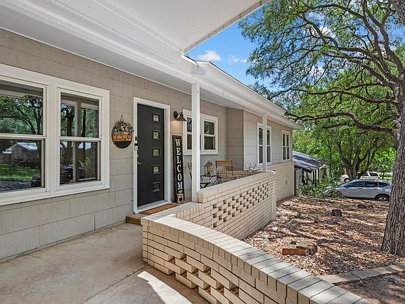 2nd image of 546 PARKVIEW BLVD