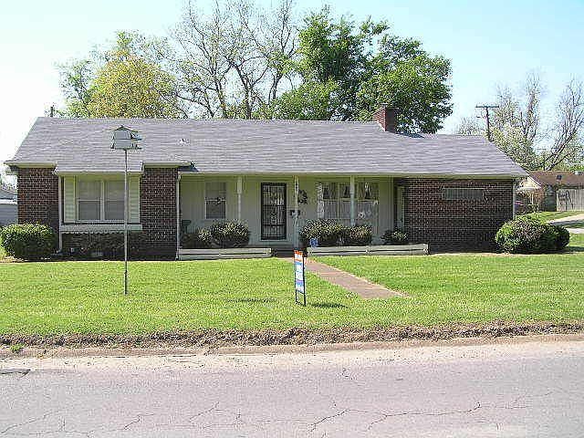 1st image of 900 McLain St