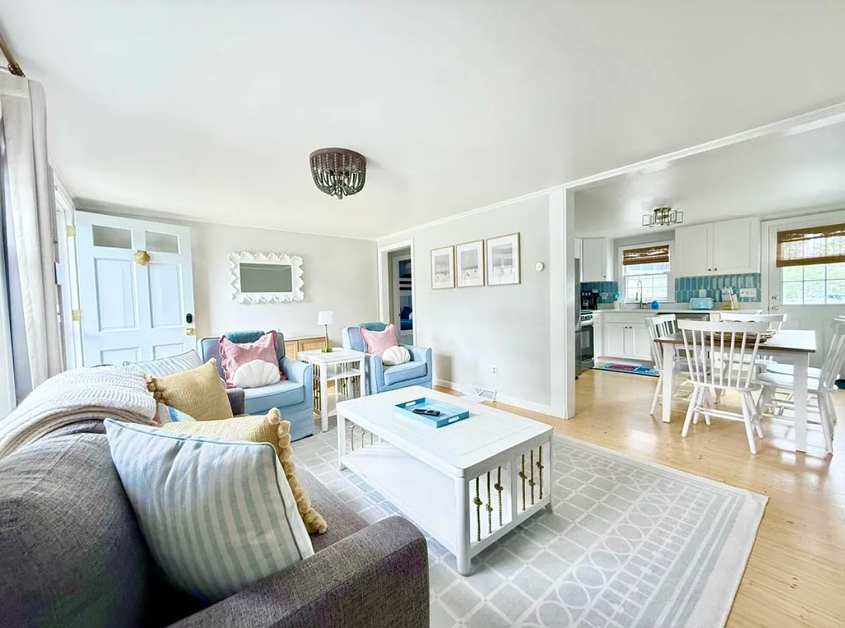 2 bed, 720 sqft, $2,250 — Photo 3