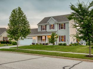 1728 Sagewood Cir, West Bend, WI 53095