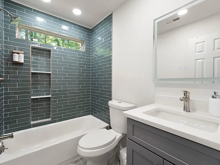 5044 Waterford Dr SW — Photo 16