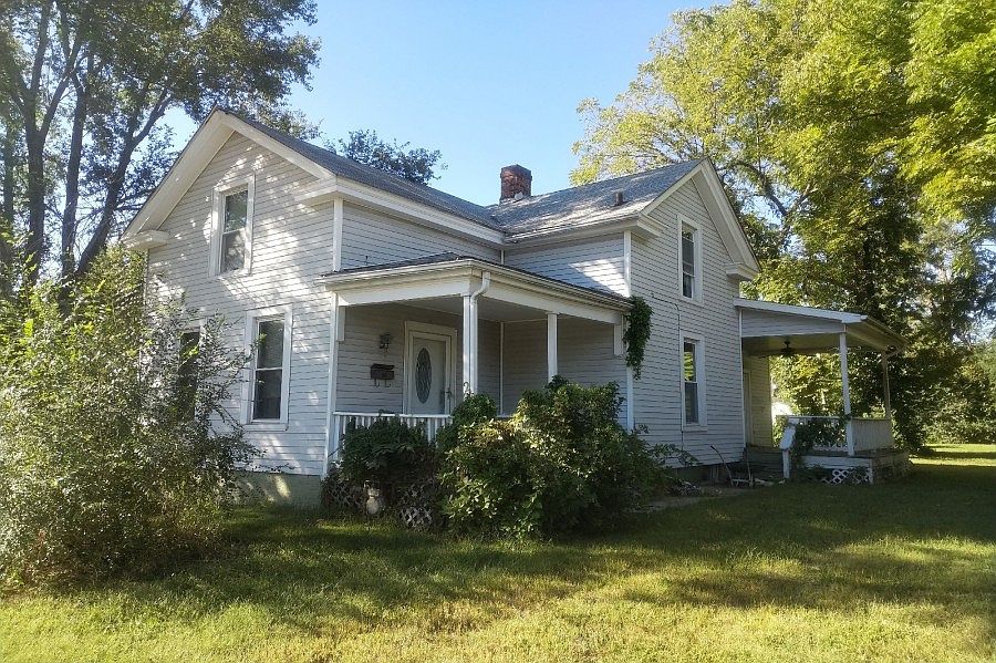 1st image of 222 E 1st North St
